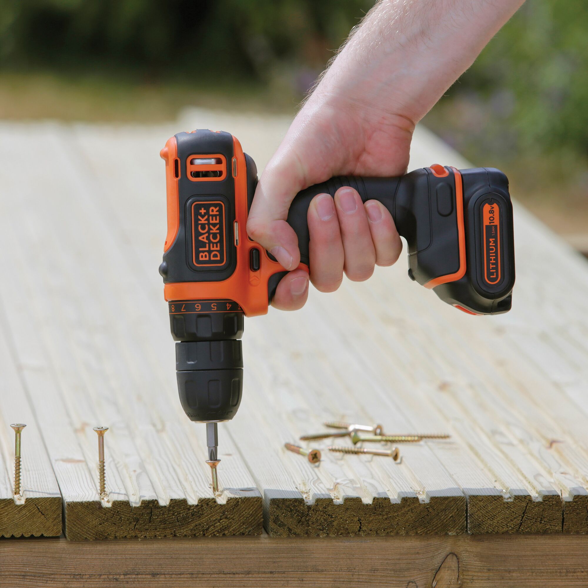 Black and decker 10.8 best sale v battery