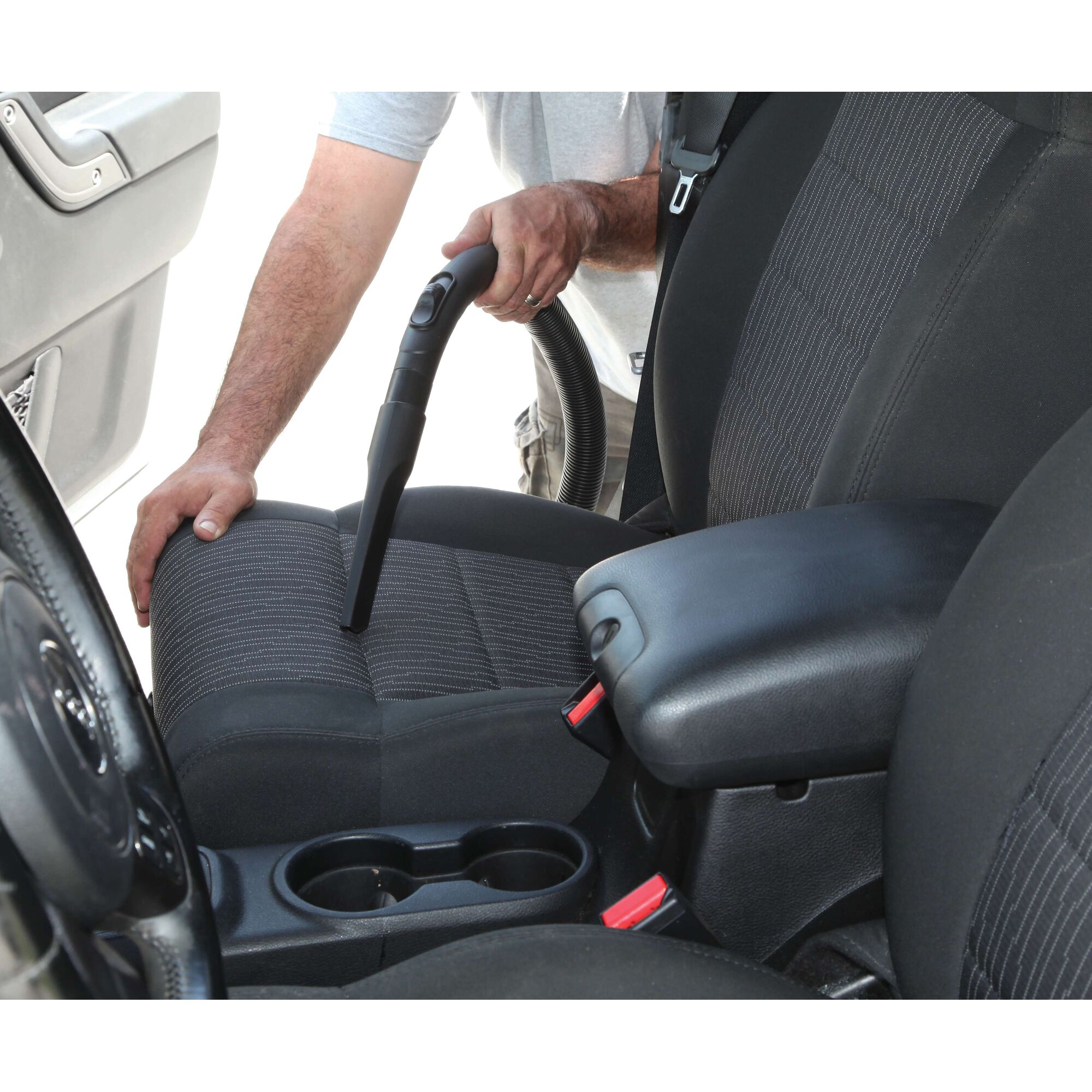 BLACKDECKER BDWDS20 vacuum cleaning car seat, side angle photo.