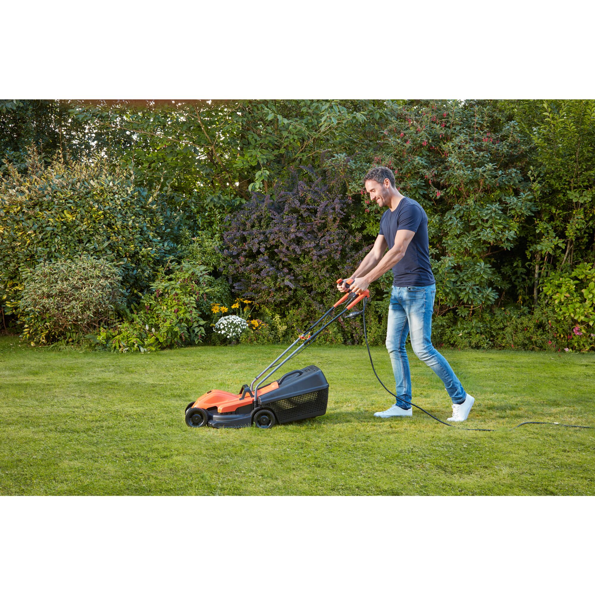 32cm 1200W Mower with Ergonomic Handle Design