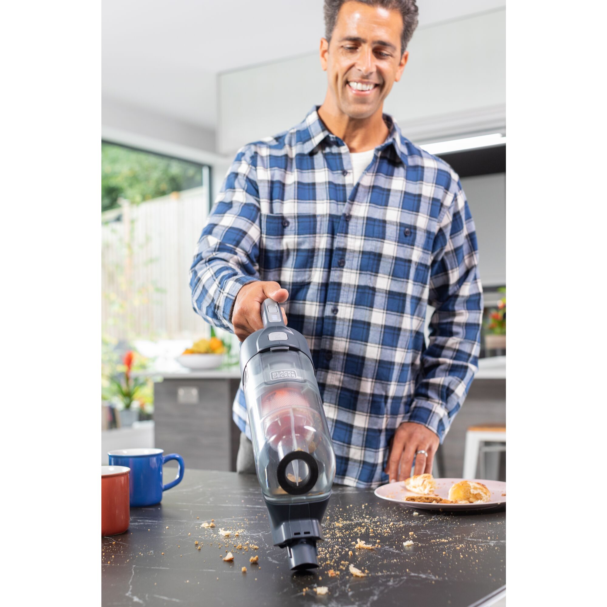 18V 2-in-1 Stick Vacuum With Integral 2Ah Battery