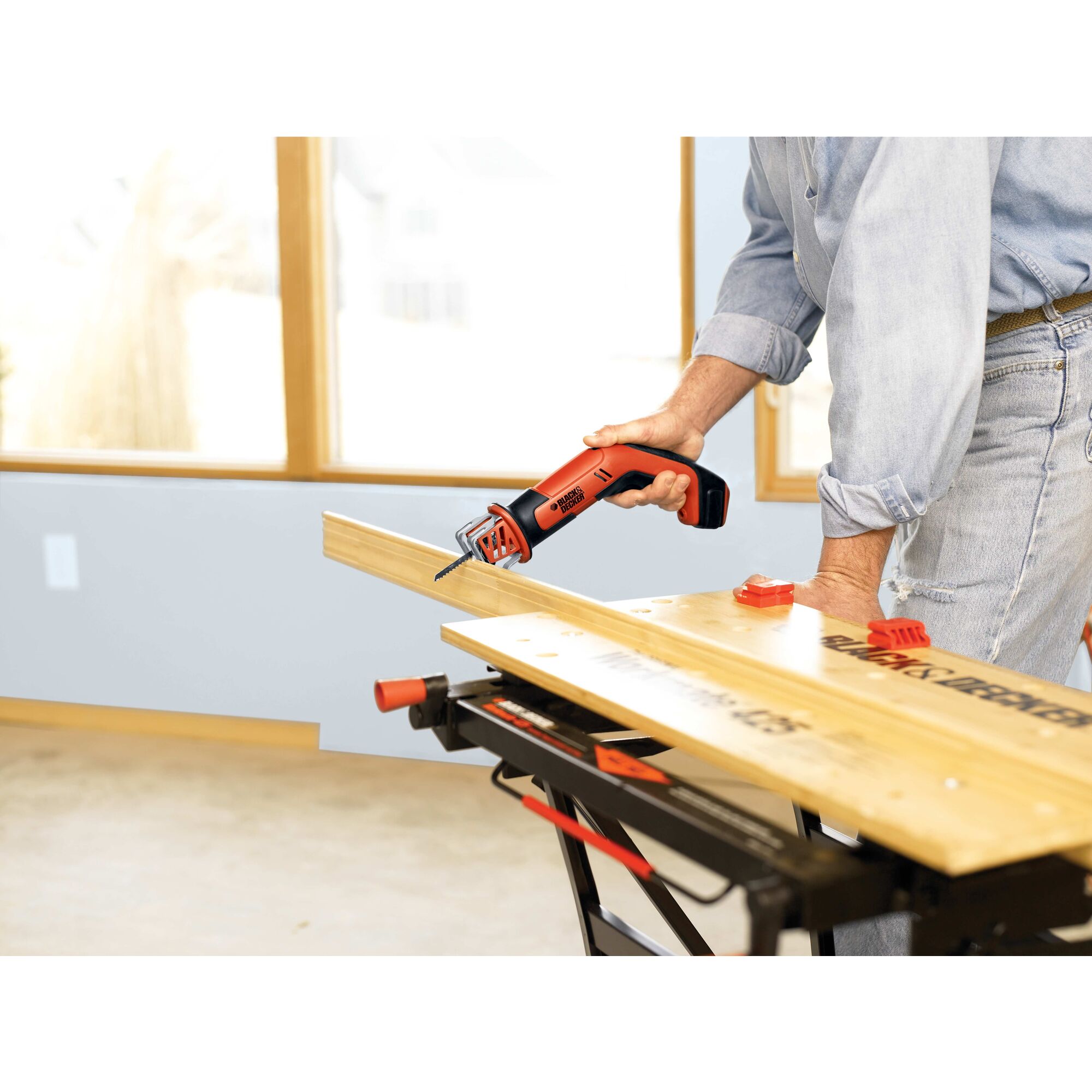 Cordless Powered Hand Saw BLACK DECKER