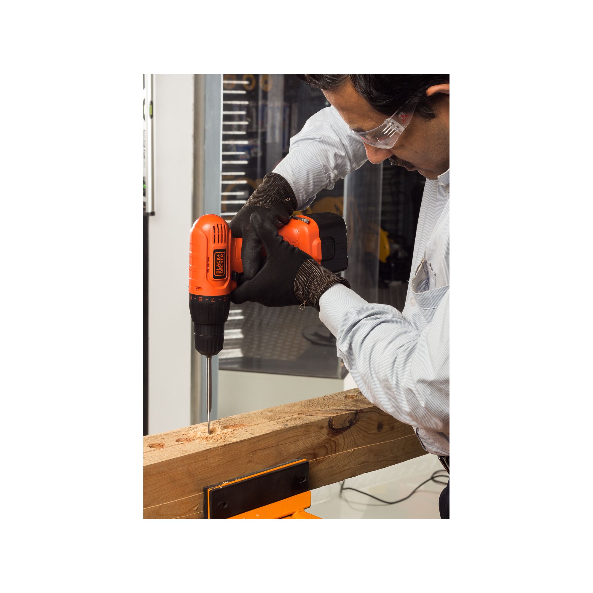 9.6V NiCAD drill with 50 accessories