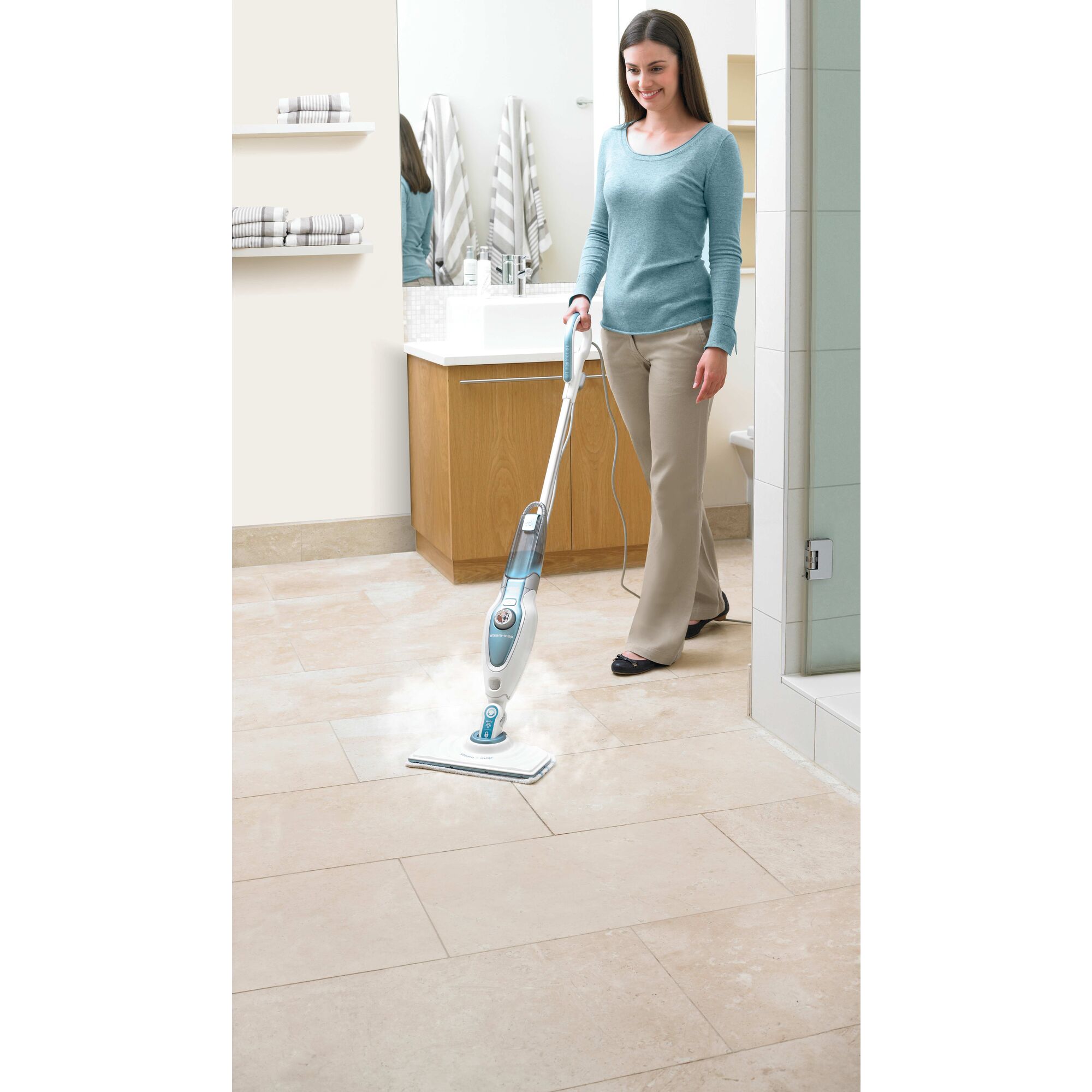 Black and Decker FSM1620 220-240 Volt 50 Hz Steam Mop - World Import