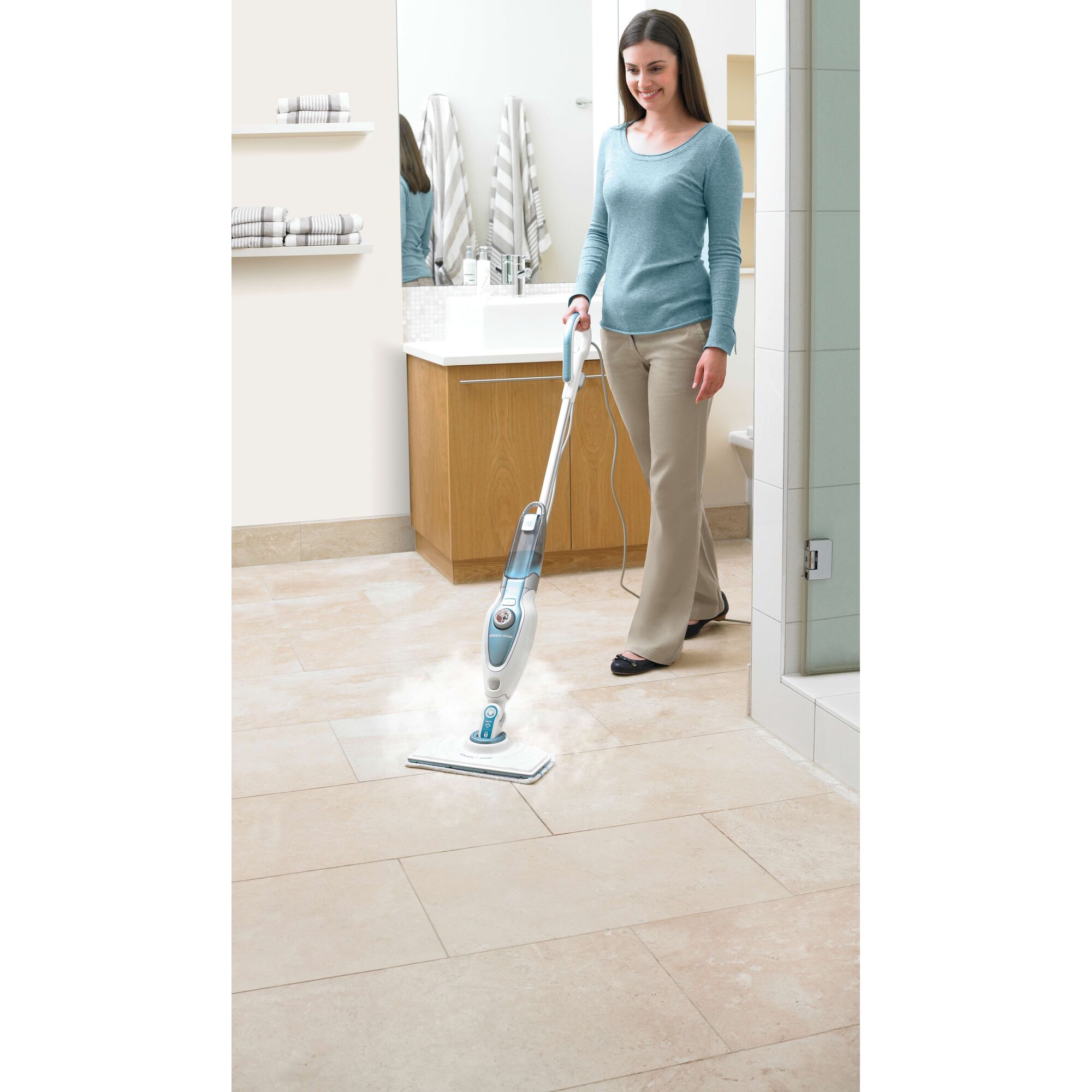 BLACKDECKER FSM1620 steam mop cleaning tile bathroom floor.