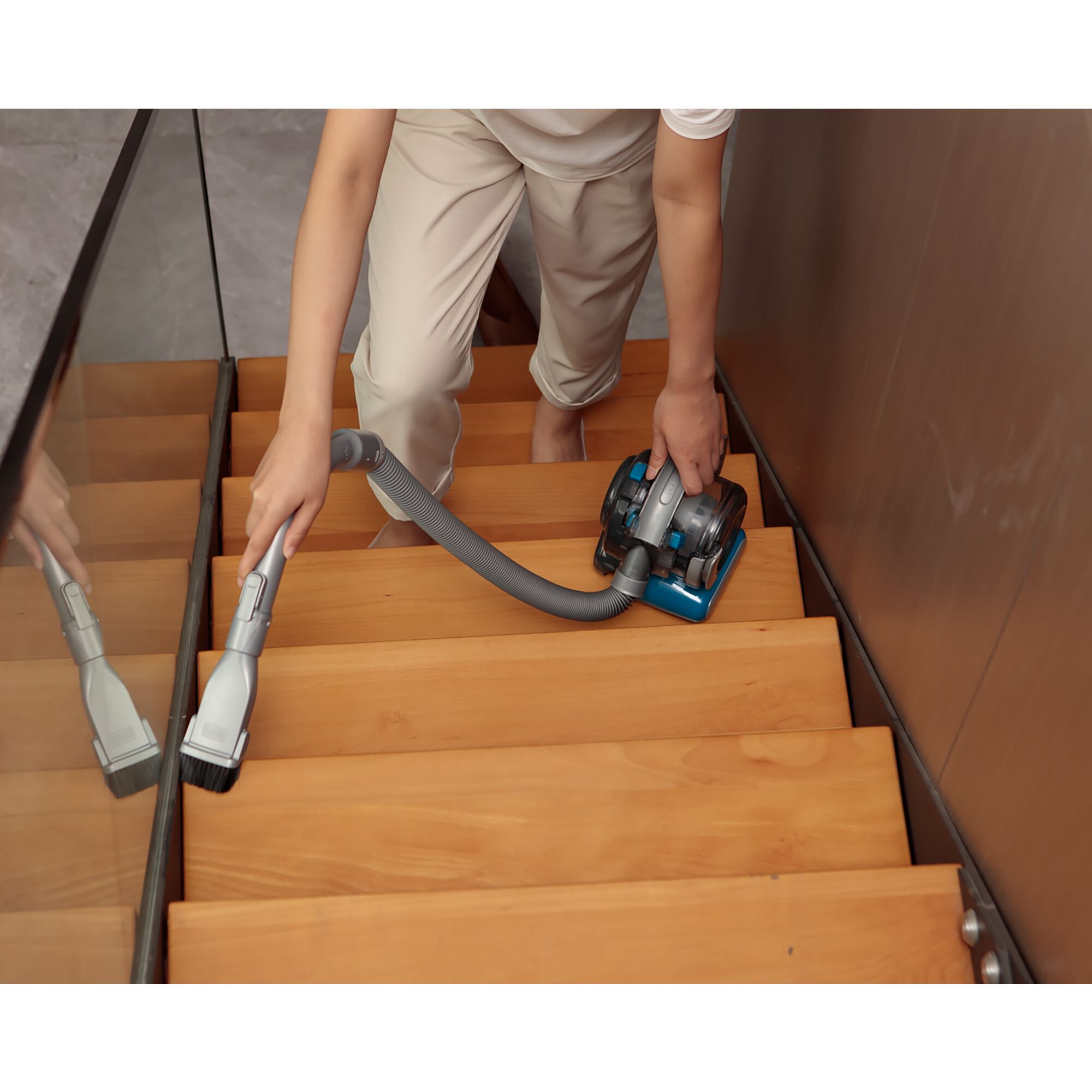 10.8V Li-Ion Flexi Vac _ Blue (Costco)